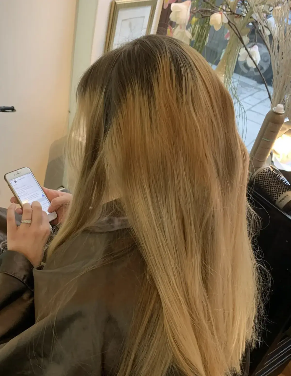 Före ljusa blonda slingor färgkorrigering Stockholm